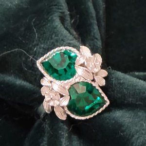Sarah Coventry Love Story silver tone adjustable emerald glass birthstone ring